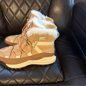 Sorel ONA RMX Glacy Plus
Waterproof Boot Women's SZ 9.5 NEW